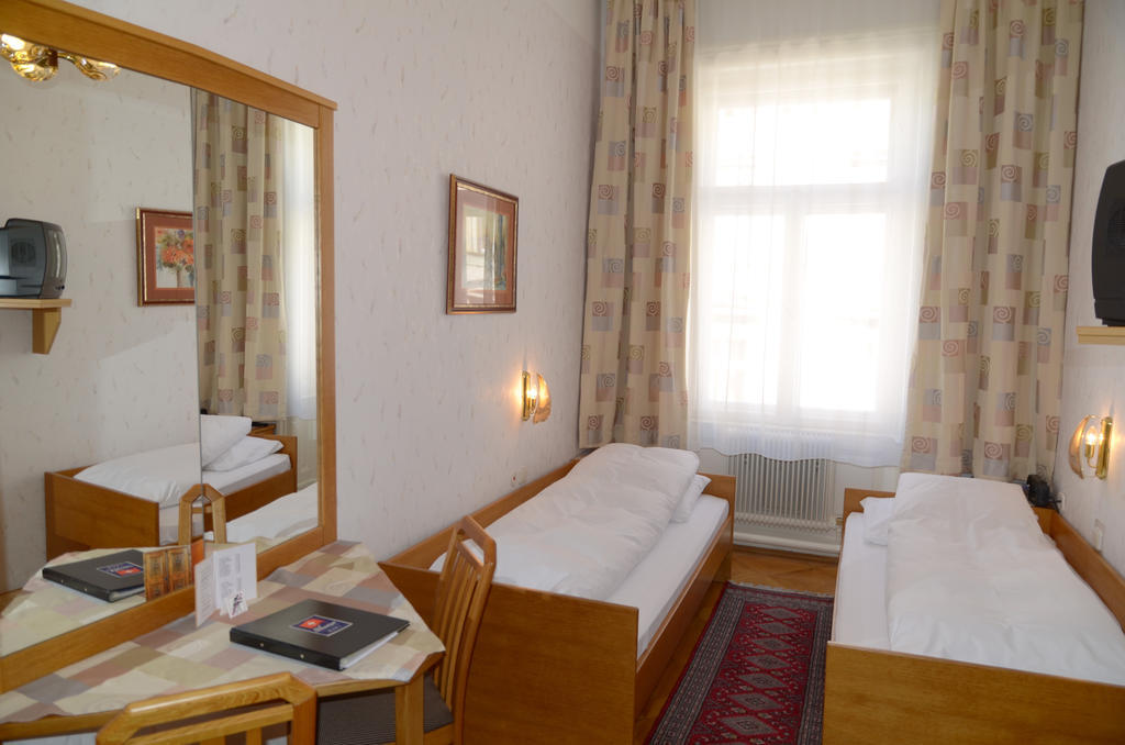 Schweizer Pension Solderer Viena Cameră foto