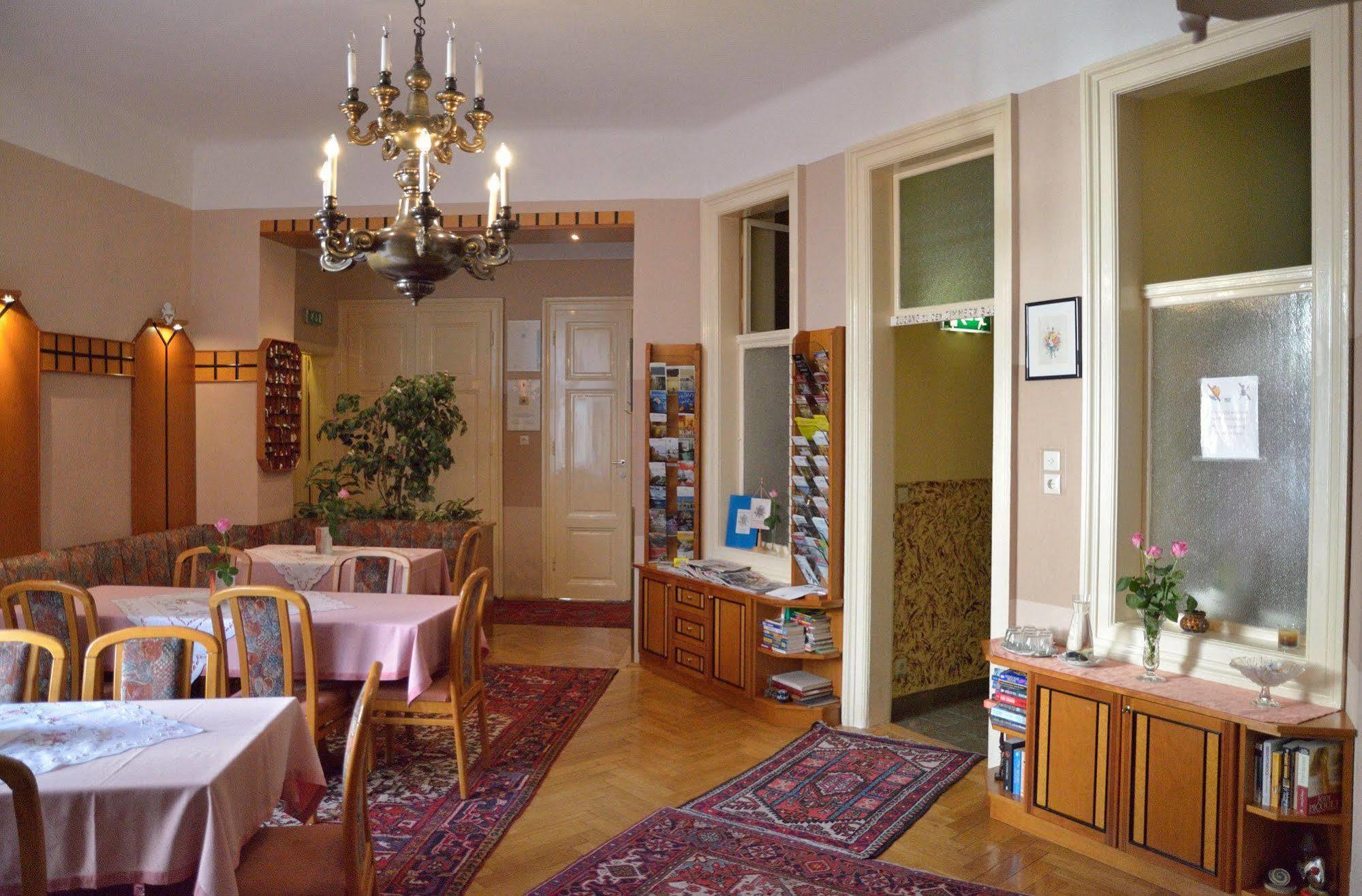 Schweizer Pension Solderer Viena Exterior foto