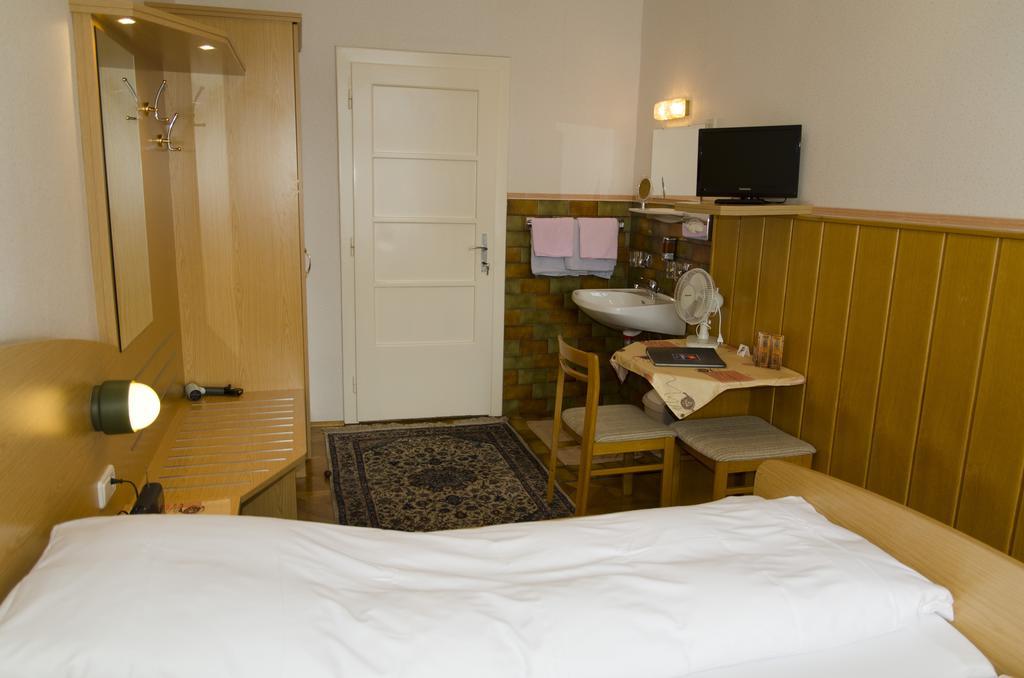 Schweizer Pension Solderer Viena Cameră foto